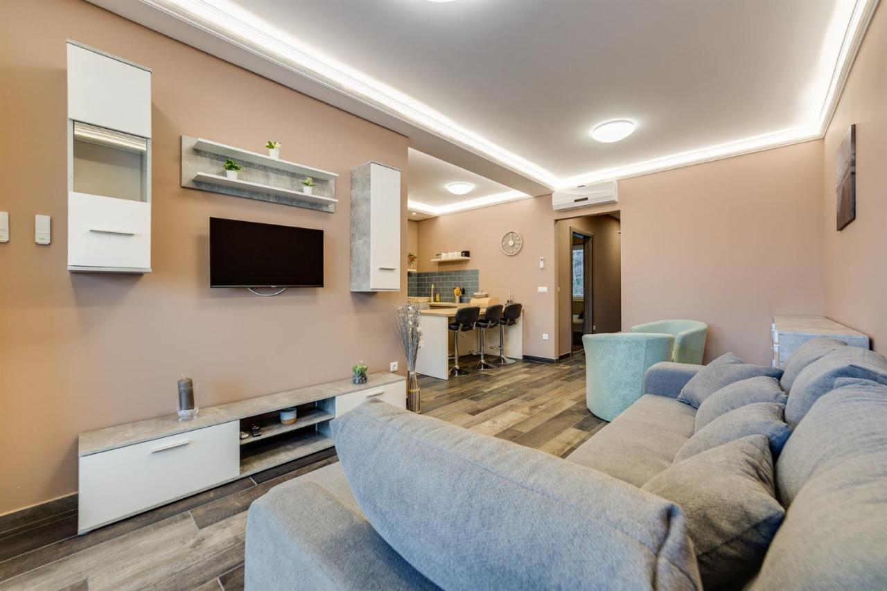 Forest Foeldvar Apartmanok By Bltn Balatonföldvár Exterior foto